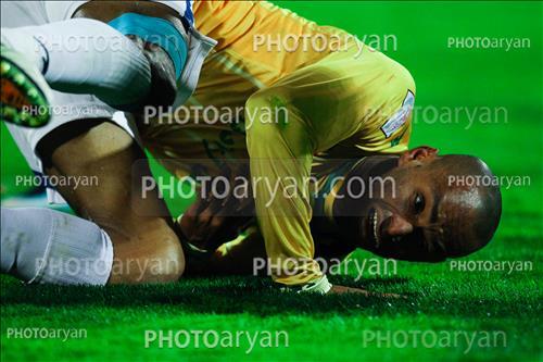 <span style='background: #33747a;box-shadow: 2px 3px 5px black;font-weight: 300;font-size: 10px;border-radius: 2px;margin: 2px;color: #fff;padding: 2px 5px;font - size: 10px;line - height: 22px; '>لوسیانو پریرا</span> 